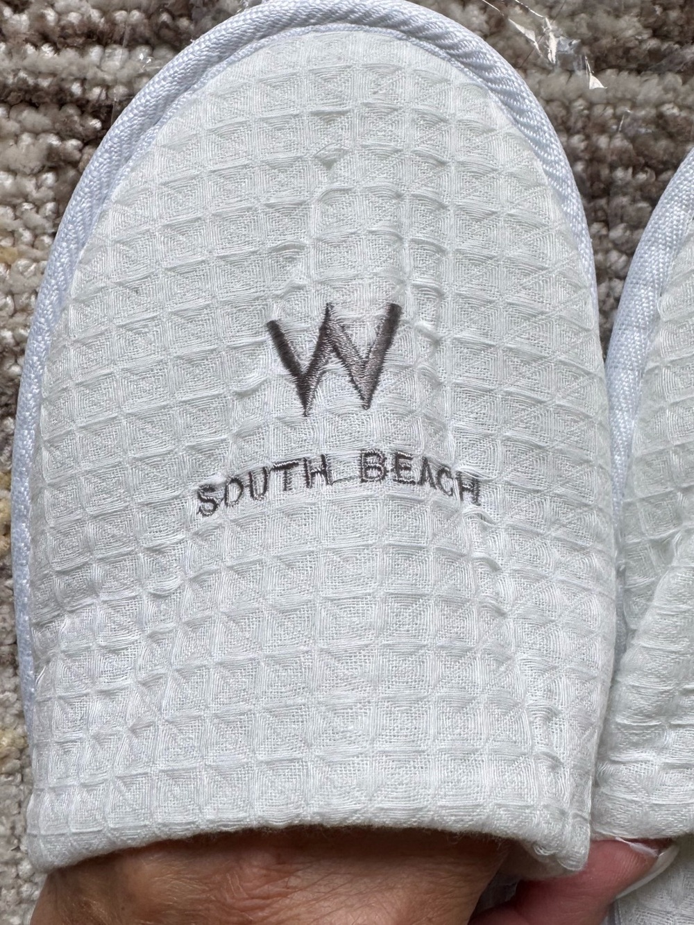 W South Beach White Waffle Spa Slippers